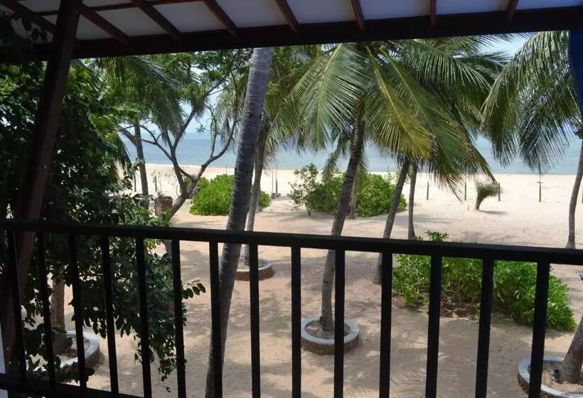 オーシャンビューデラックスルームバルコニー付き, Wellé Wadiya Beach Villa