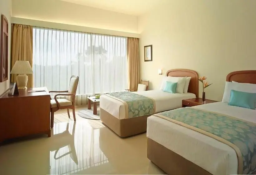 デラックスルーム, The Gateway Hotel Balaghat Road Gondia