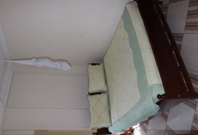 Habitación Familiar, Anderita Beach