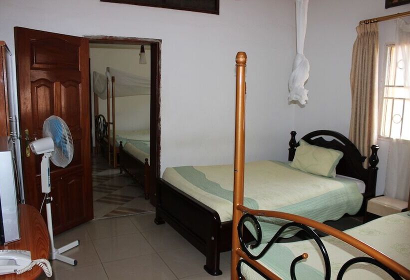 Habitación Familiar, Anderita Beach