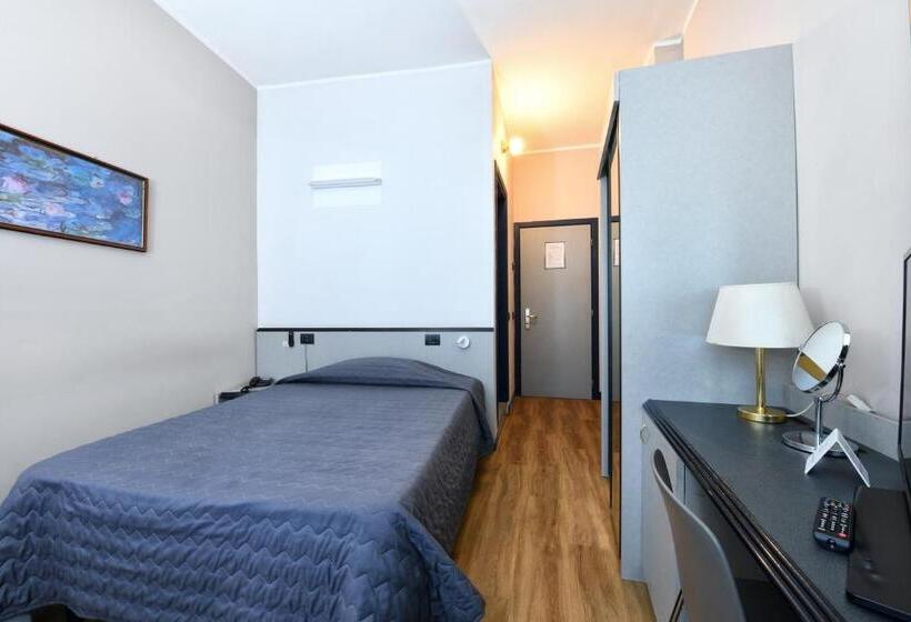 标准单人间, Internazionale