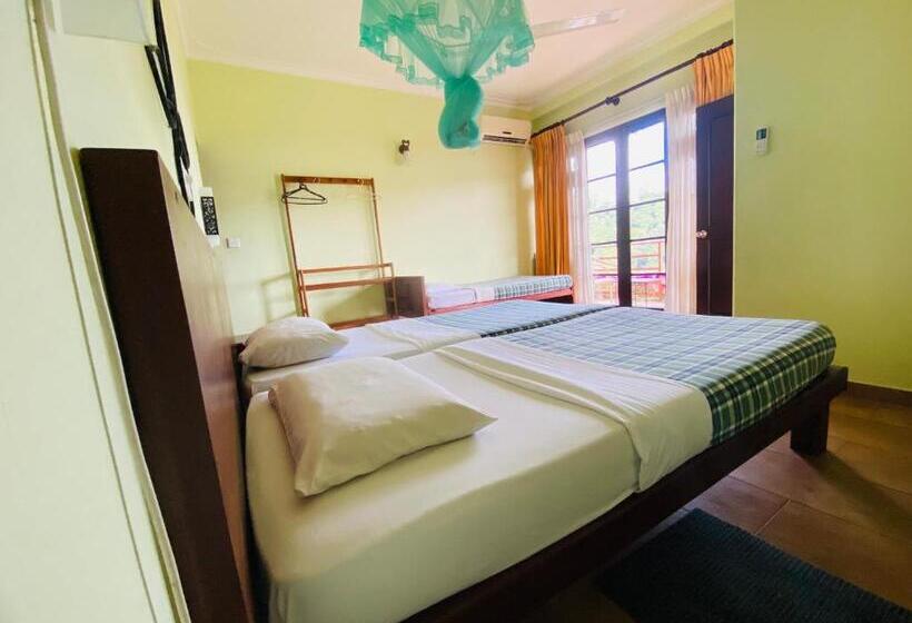 스탠다드 트리플 룸, Nature Walk Resort