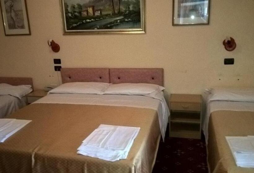 غرفة قياسية رباعية, Parigi