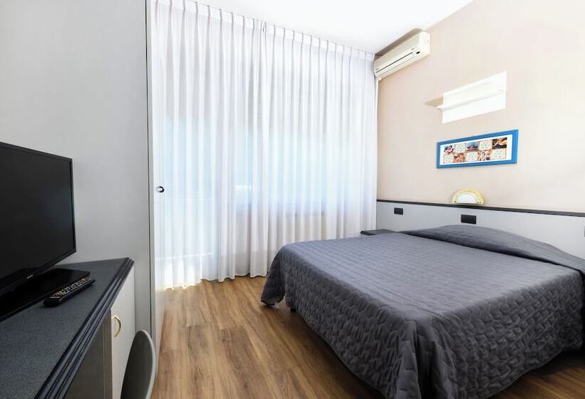 标准单人间, Internazionale