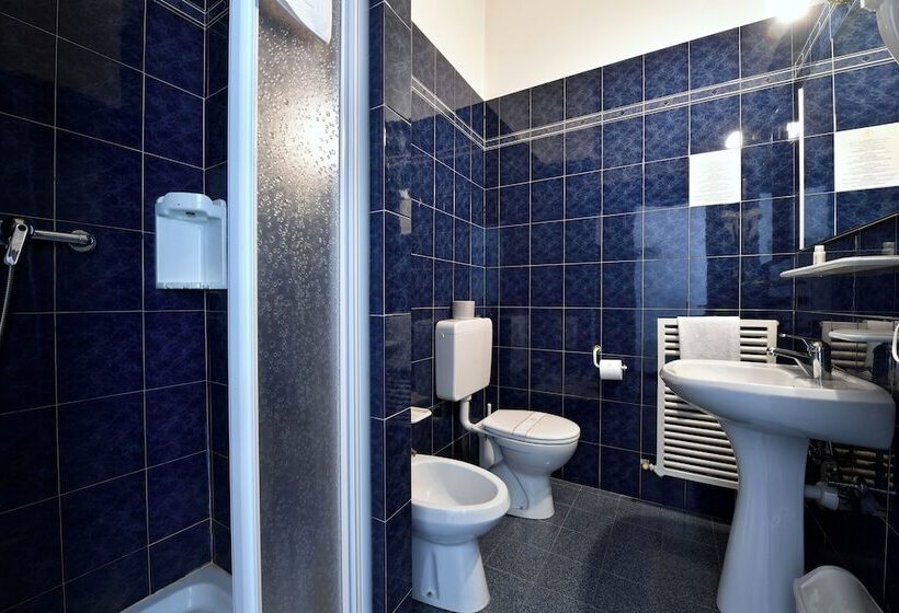 标准单人间, Internazionale