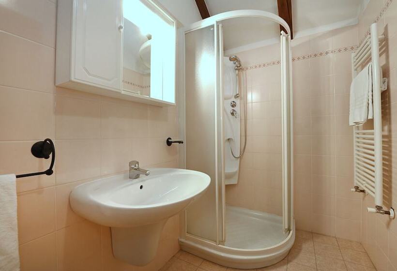 古典房间, Internazionale