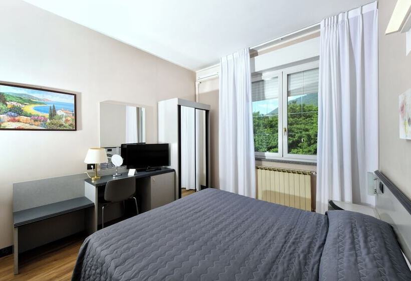 标准间, Internazionale