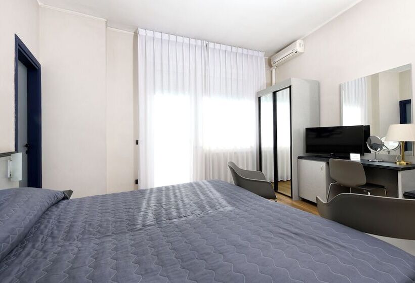 标准间, Internazionale