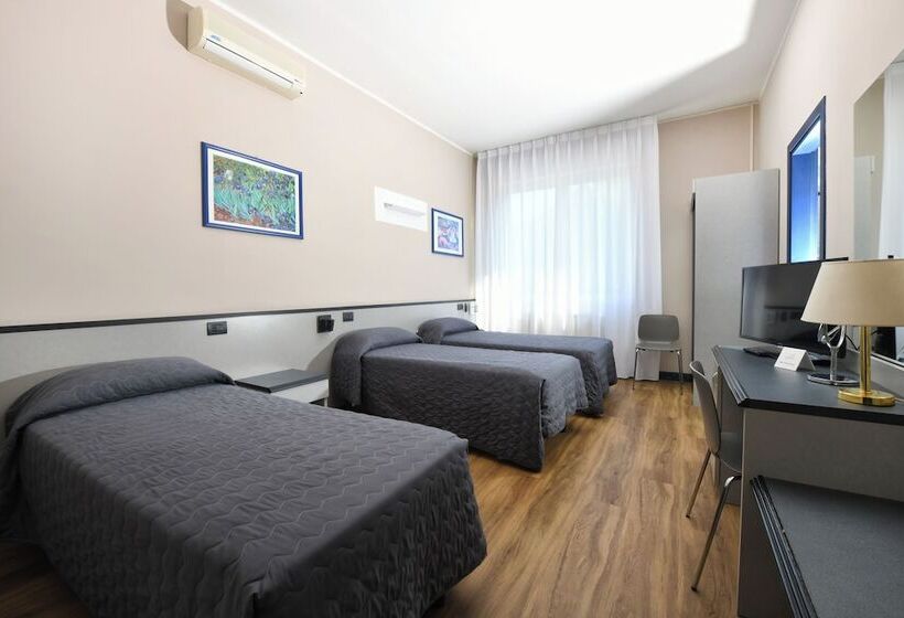 标准三人间, Internazionale