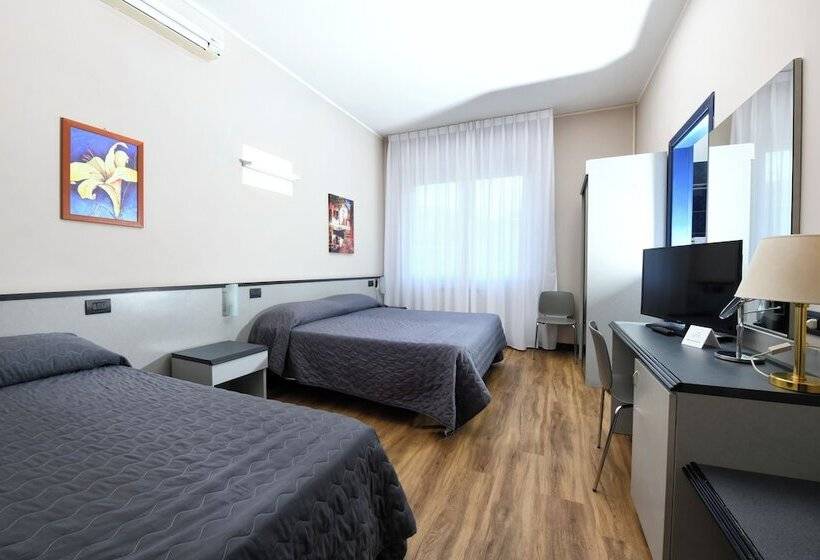 标准三人间, Internazionale