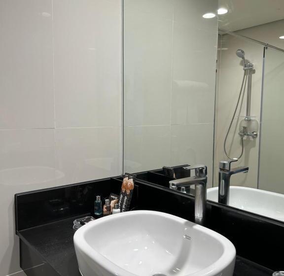 اتاق لوکس, Seda Atria