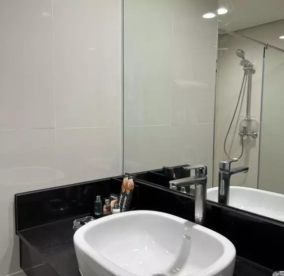 اتاق لوکس, Seda Atria
