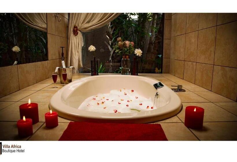 اتاق لوکس با چشم‌انداز استخر, Villa Africa Boutique Hotel & Spa