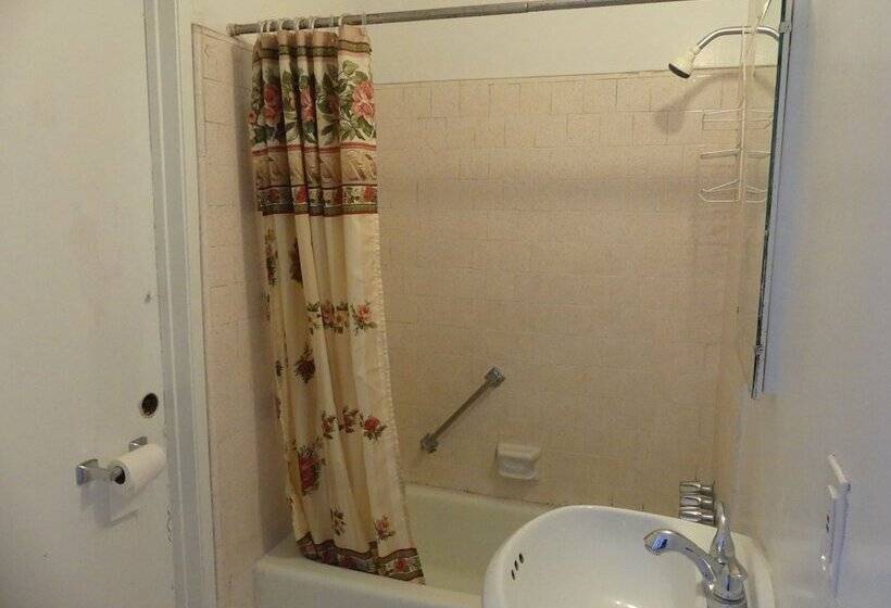 غرفة قياسية, Wilshire Orange