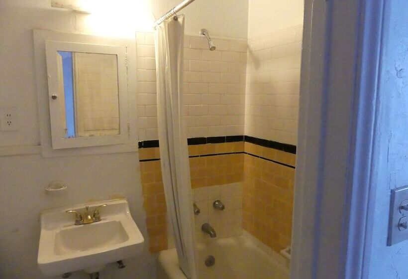 غرفة قياسية, Wilshire Orange