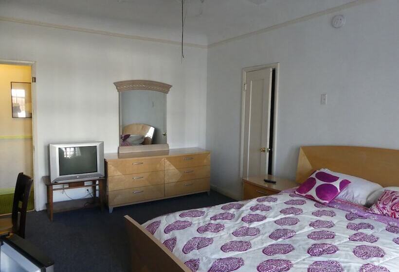 غرفة قياسية, Wilshire Orange