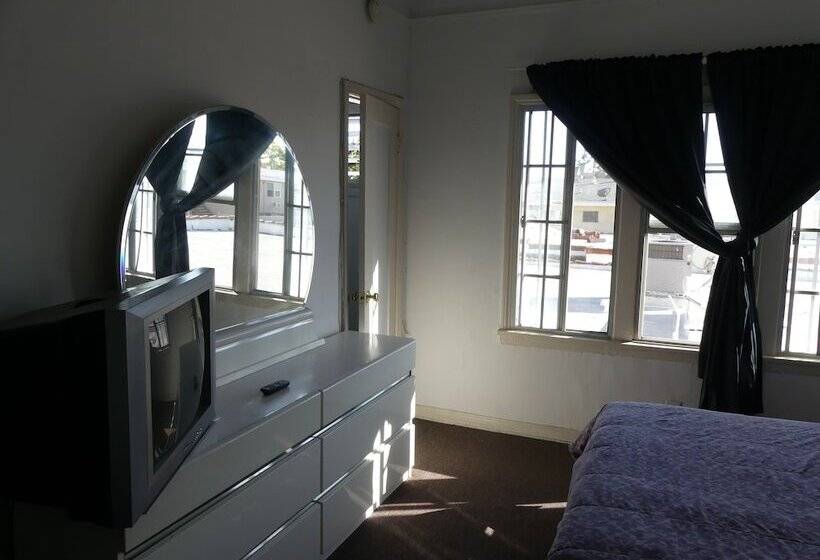 غرفة قياسية, Wilshire Orange