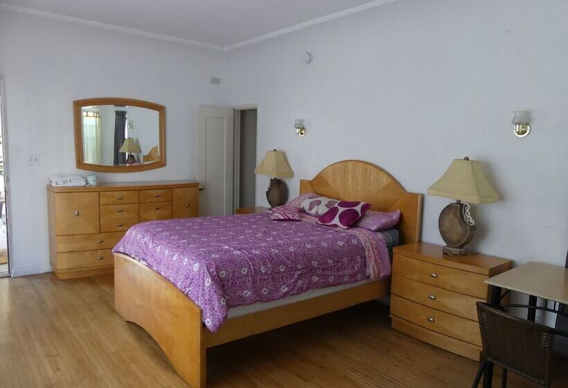 غرفة قياسية, Wilshire Orange