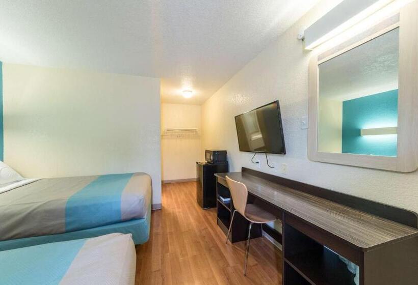 חדר סטנדרט לארבעה, Motel 6victoria, Tx