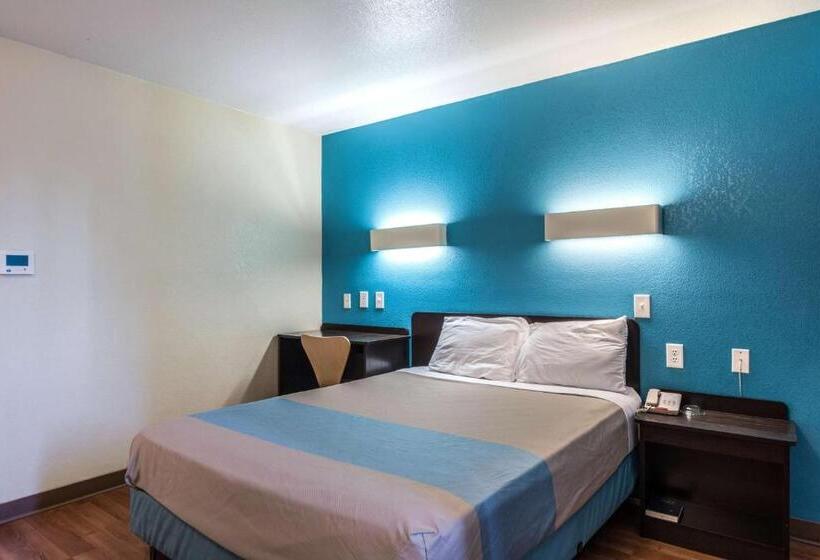 חדר סטנדרט מותאם לאדם עם מוגבלויות, Motel 6victoria, Tx