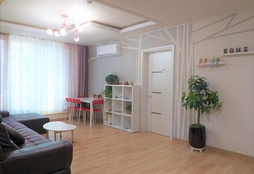 Семейный Номер, Mr. Kim Guesthouse