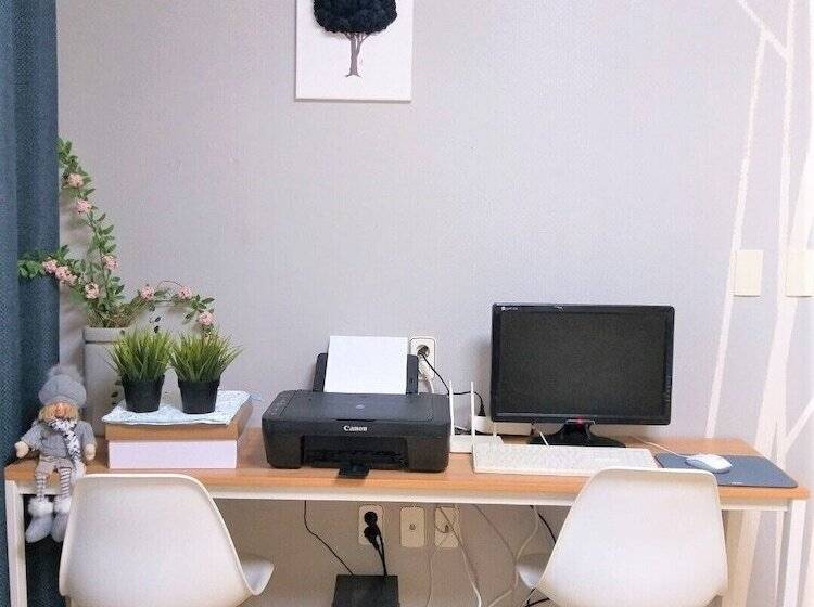 Семейный Номер, Mr. Kim Guesthouse