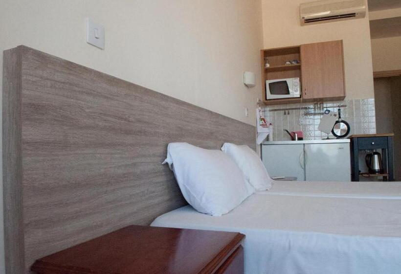 חדר סטודיו סטנדרד, Tuck Inn