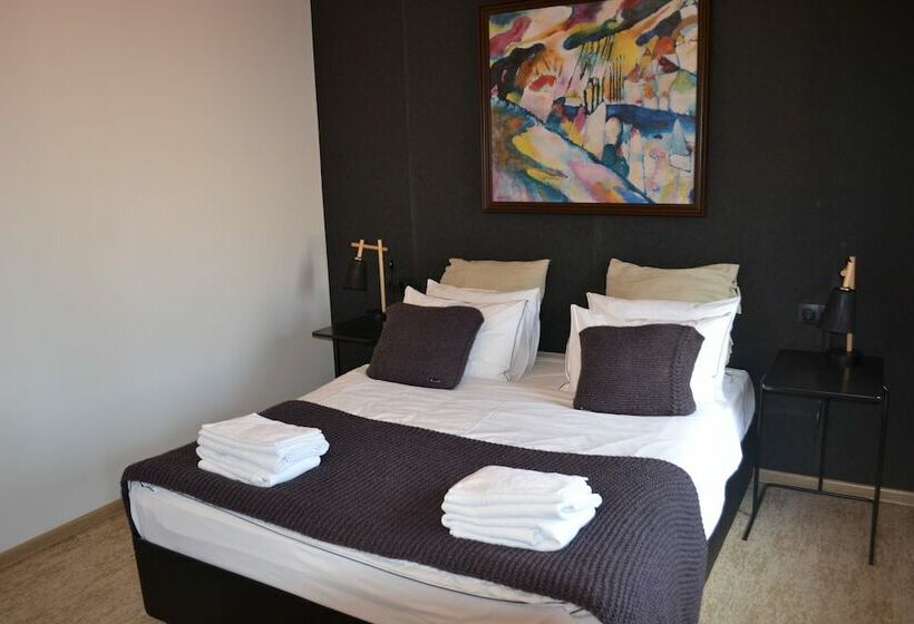 חדר סטנדרט, Khanuma