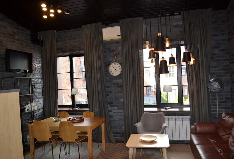 חדר סטנדרט, Khanuma