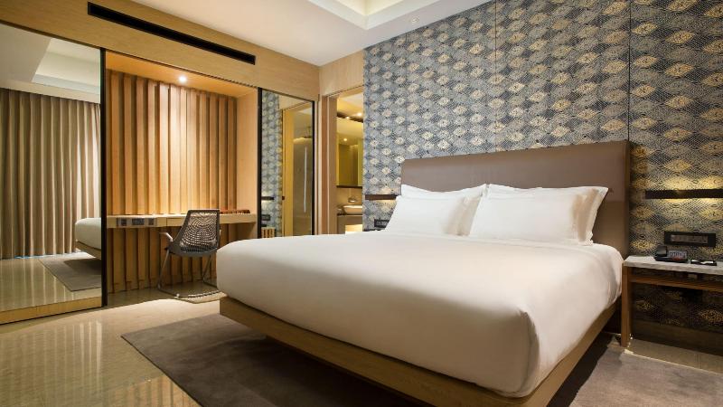 جناح, Alila Solo