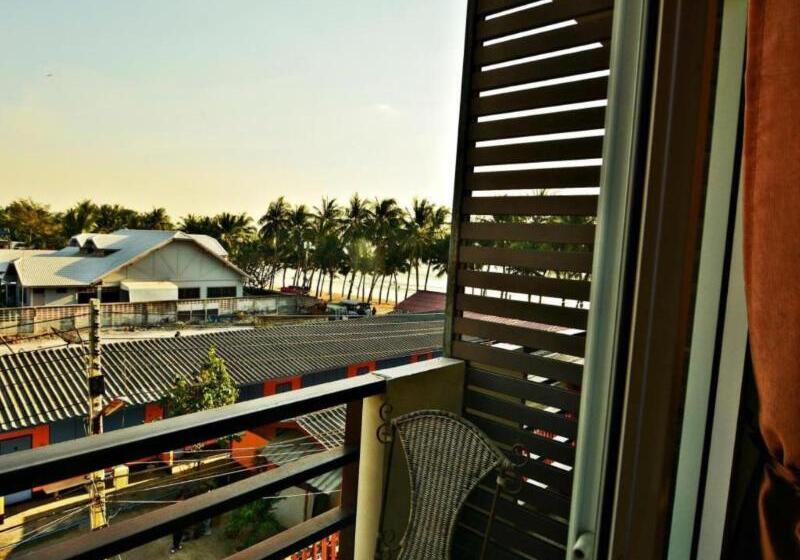 غرفة قياسية مزوَّدة بشُرفة, Be Rich