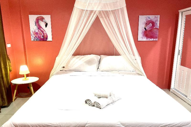 غرفة قياسية مزوَّدة بشُرفة, Be Rich