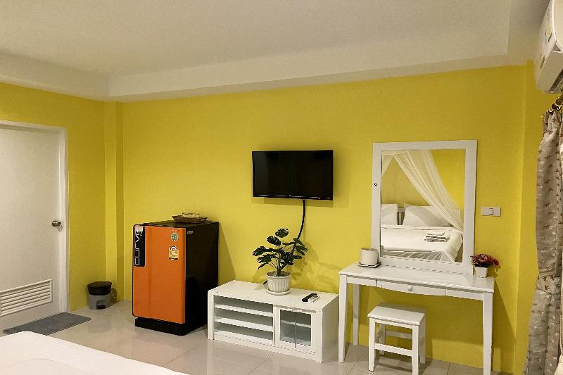 غرفة قياسية مزوَّدة بشُرفة, Be Rich