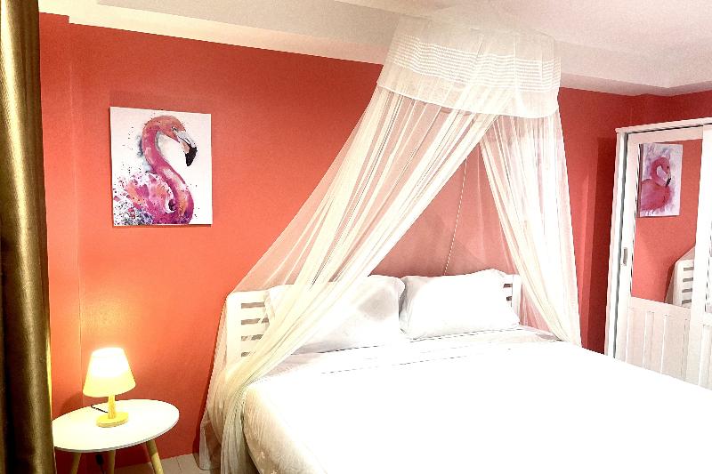 غرفة قياسية مزوَّدة بشُرفة, Be Rich