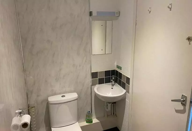Habitació Triple Estàndard, Cairn House