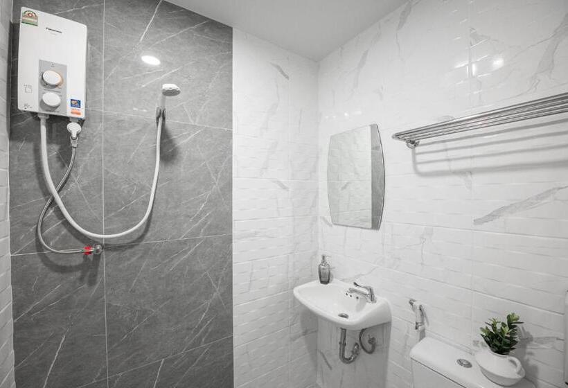 חדר סטנדרט, Chaipat