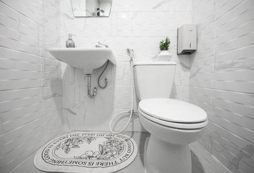 חדר סטנדרט, Chaipat