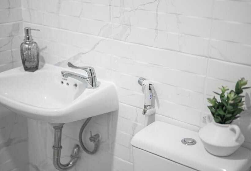 חדר סטנדרט, Chaipat