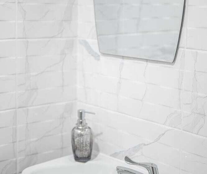 חדר סטנדרט, Chaipat