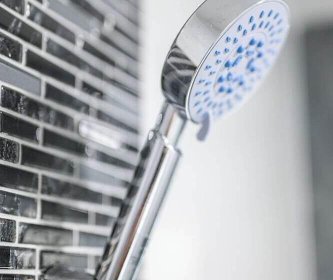 חדר משפחתי, Chaipat