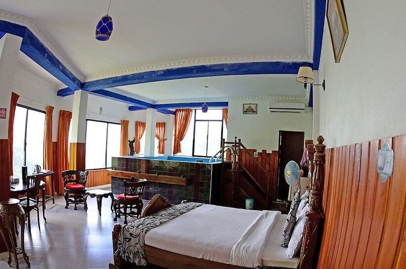 디럭스 룸, Ella Mount Heaven