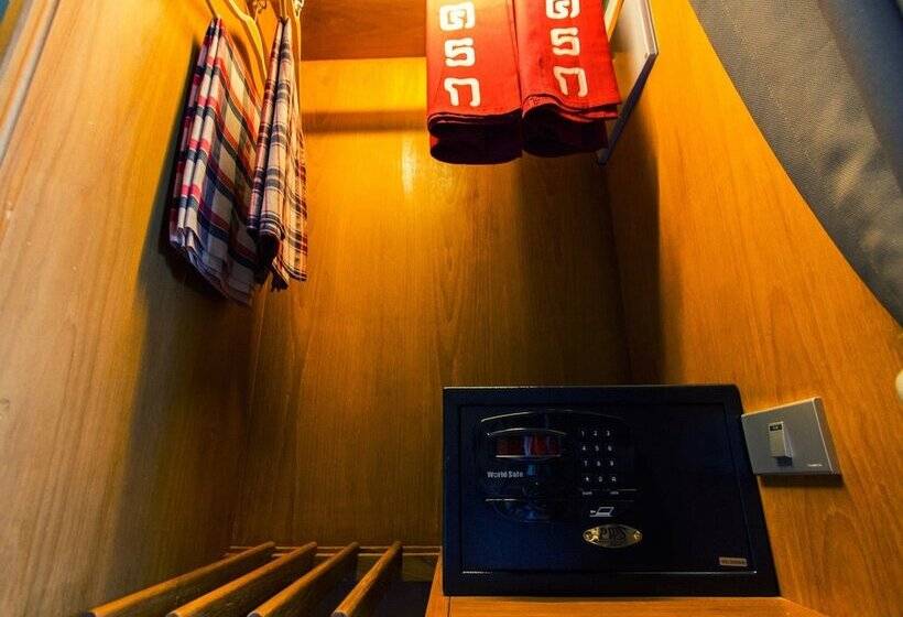 小型套房, Kroque Boutique & Bistro