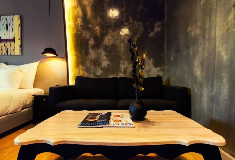 小型套房, Kroque Boutique & Bistro