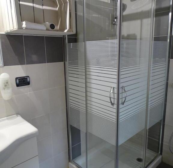 ファミリーステューディオ, La Pajassa