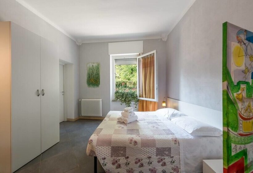 ファミリーステューディオ, La Pajassa