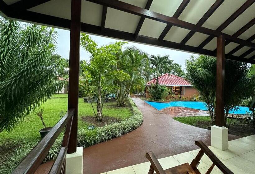 经济房, Loma Real Hot Springs Bed & Breakfast