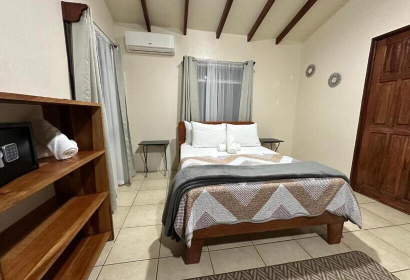 经济房, Loma Real Hot Springs Bed & Breakfast