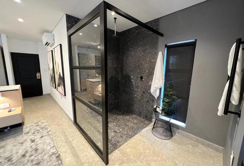 סוויטה, Menlyn Boutique