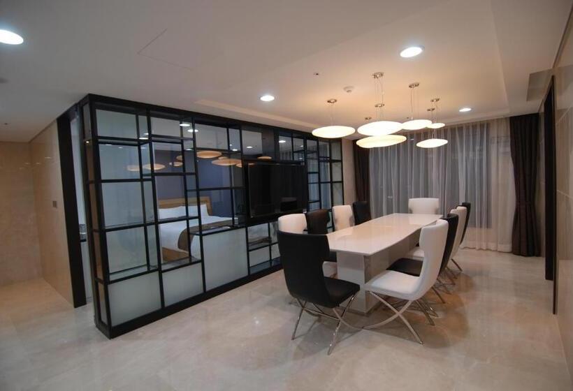 Президентский Люкс, Mstay