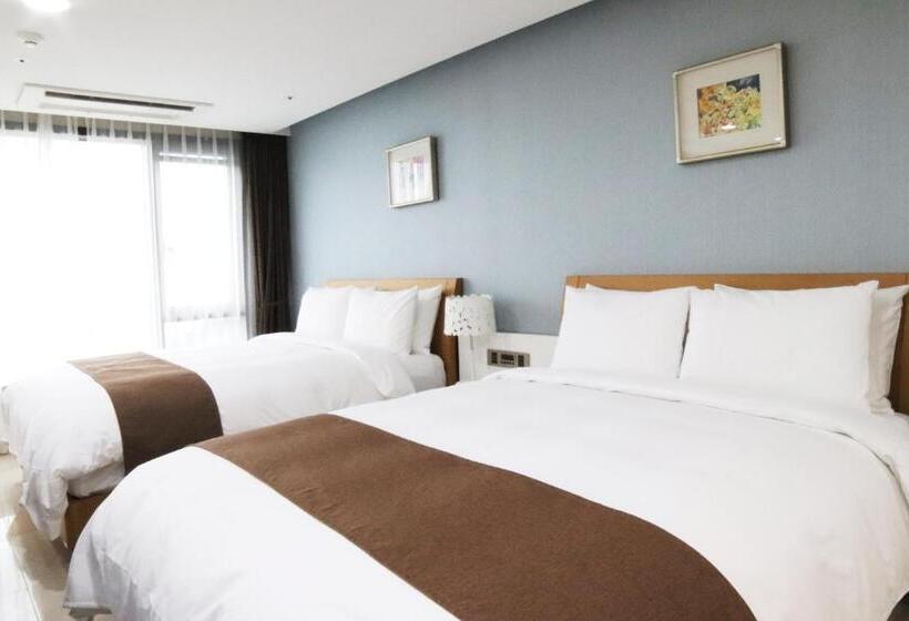 Президентский Люкс, Mstay